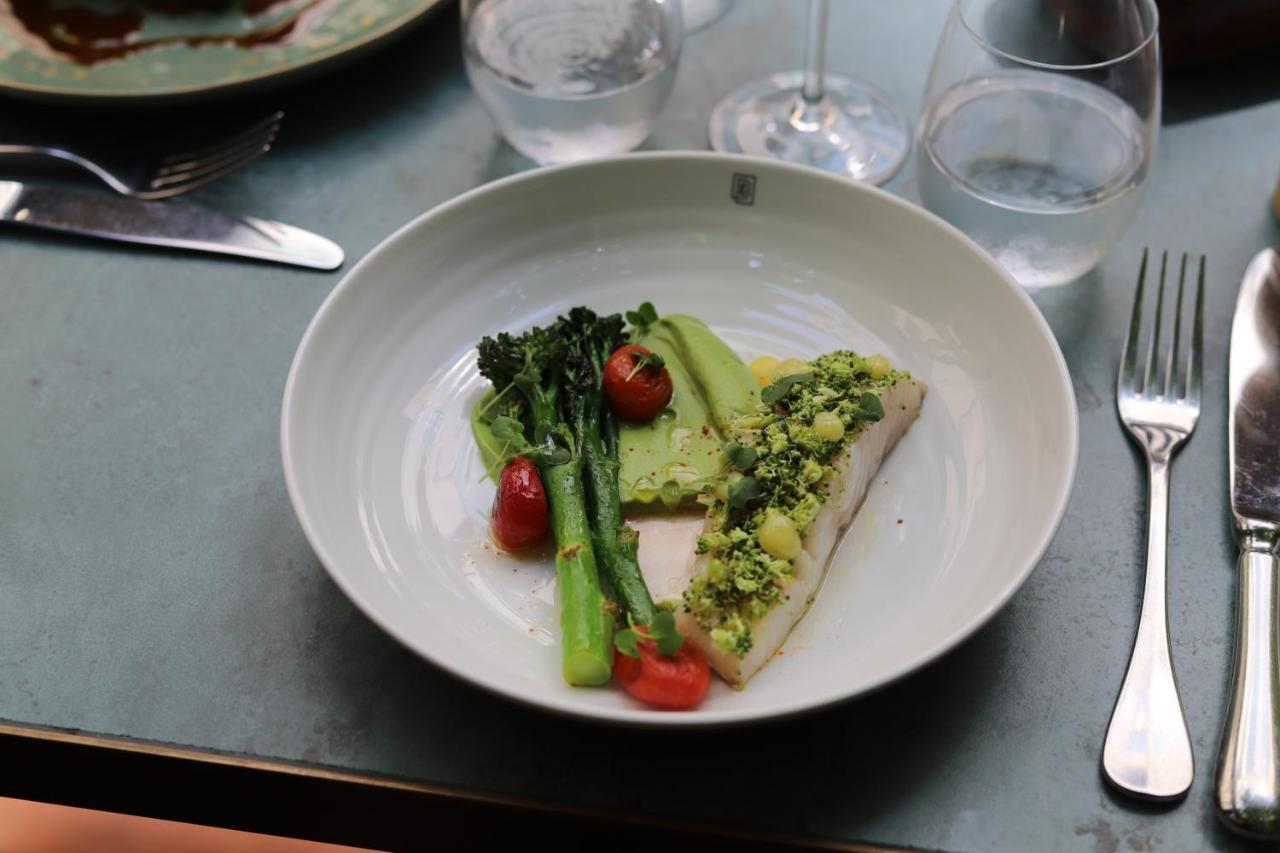 Maison Breguet Paris Luaran gambar A dish at the restaurant