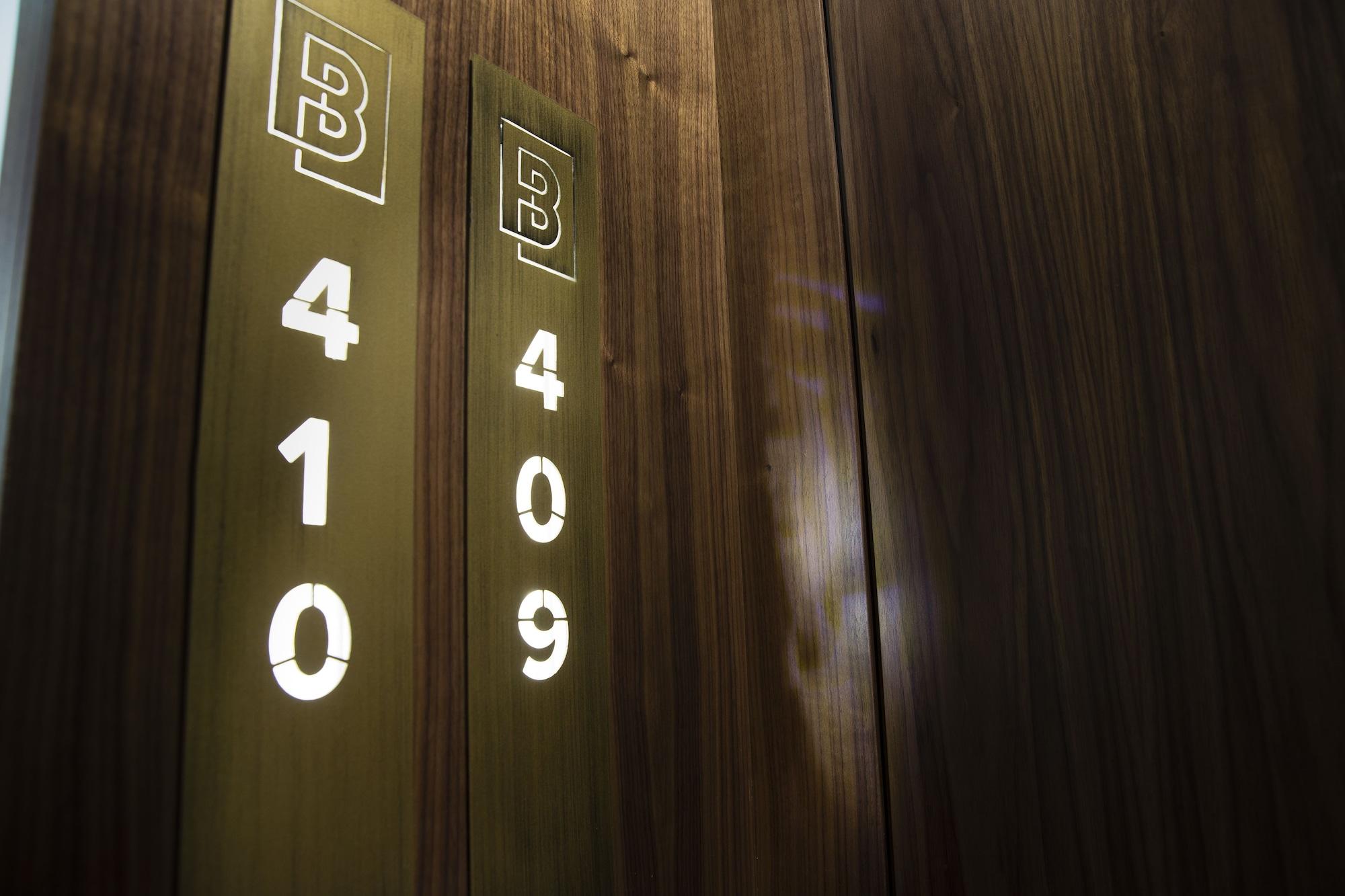 Maison Breguet Paris Luaran gambar Elevator buttons